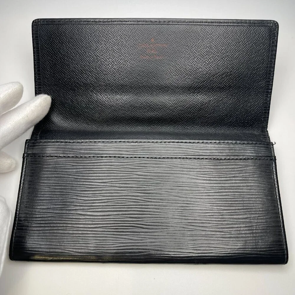 Louis Vuitton Vintage Black Epi Leather Long Wallet, Unisex - Preowned